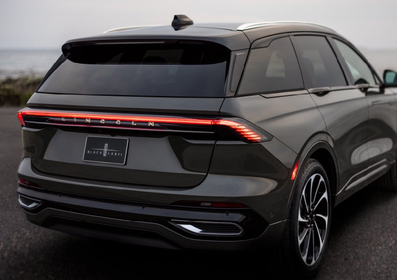 The rear of a 2024 Lincoln Black Label Nautilus® SUV displays full LED rear lighting. | Ted Russell Lincoln in Knoxville TN